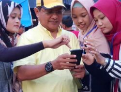 Masyarakat Padang Jirek Datangi John Kenedy Azis