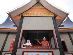Rumah Gadang Dinaiki, Gubernur Sumbar dan Raja Pagaruyung Hadir