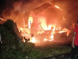 Dua Mobil dan Satu Rumah di Komplek BPTP Sumbar Sukarami Ludes Terbakar 