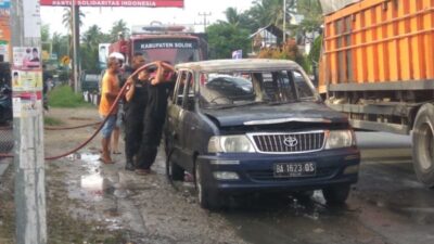 Usai Isi BBM, Toyota Kijang LGX Terbakar di Depan SPBU Kotobaru