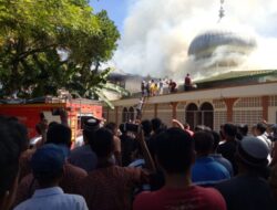Masjid Raya Baiturrahmi Surantiah Terbakar