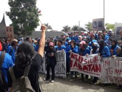 Demo, Mahasiswa ISI Padang Panjang Tuntut Rektor Mundur