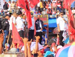 Dimeriahkan Slank, Ribuan Orang Hadiri Konser Jempolan  #01 Indonesia Maju di Padang