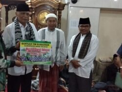 Bupati Agam Tarwih Pertama di Masjid Darul Ihsan Baso