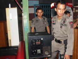 Madar, Satpol PP Pdang Sita Sound System Kafe