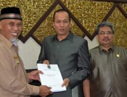 Walikota Sampaikan KUPA PPAS Perubahan APBD 2019 ke DPRD Padang