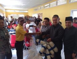 Nelayan Danau Singkarak Terima Bantuan Alat Tangkap