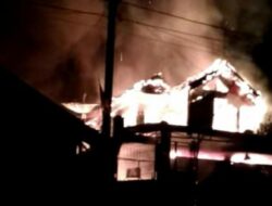 Jalan Bergelombang, Mobil Pemadam Kebakaran Rebah Kuda di Pasaman
