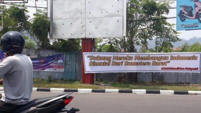 Spanduk #SandiUno-Mahyeldi Muncul di Padang