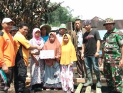 Warga Agam Gotong Royong Bangun Rumah Korban Kebakaran