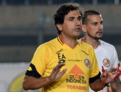 Eduardo Almeida tak Lagi Latih Semen Padang FC