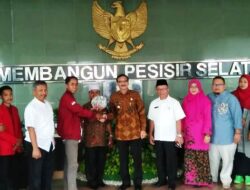 IMM Pessel Serahkan Santunan untuk Korban Kerusuhan Wamena