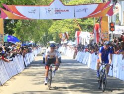 Menang Etape Pertama TDS, Bule Ini Raja Sehari di Pagaruyuang