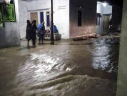 Hujan Tak Kunjung Henti, Tiga Kecamatan di Solsel Kebanjiran
