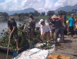 Danau Maninjau Dibersihkan dari Keramba dan Enceng Gondok
