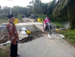 Pasca Dihantam Banjir, Jalan Jorong Bukit Malintang Tidak Bisa Dilewati Roda Empat