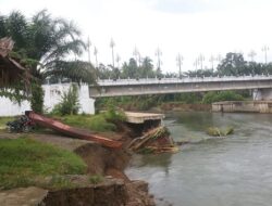 Jembatan Campago Nyaris Roboh, Warga Berharap Segera Diperbaiki