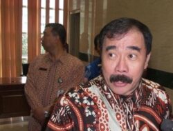 Donny Moenek Ideal Pimpin Sumbar