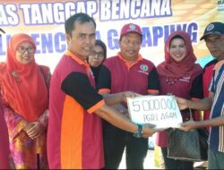 PGRI Agam Serahkan Bantuan untuk Korban Galodo Galapuang