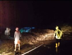 Longsor, Jalur Sumbar-Riau Putus Total