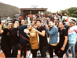Konser Nyore Bareng The Rain, Sukses Digelar di Rooftop Gedung