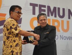 Sukses Gerakkan Literasi, Bupati Irdinansyah Dapat Penghargaan