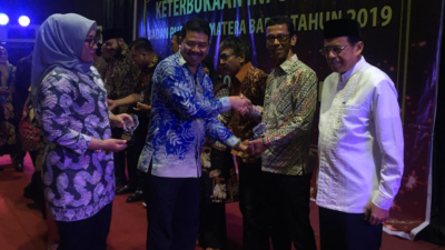 Ketua KPU Sumbar Sabet Penghargaan Achievment Motivation Person