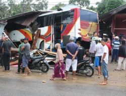Jatra Tabrak Warung di Padang Sibusuk, 1 Meninggal
