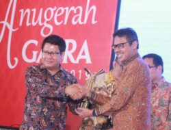 Lagi, Pemprov Sumbar  Terima Penghargaan dari Media Nasional