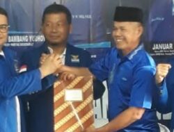Maimuspi Serahkan Berkas Pendaftaran ke Demokrat