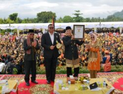 Talempong Pacik Tanah Datar Pecahkan Rekor Muri