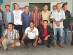 Tuntut Haknya, Belasan Pekerja Mengadu ke Dinas Tenaga Kerja Padang