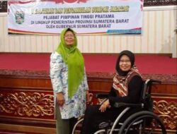 Benang dan Pena yang Menantang Jalan Hidup