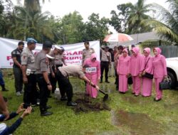 Polres Agam Tanam 500 Pohon Pelindung di Seluruh Polsek