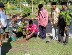 Koramil 08 Ajak Warga Menanam Pohon
