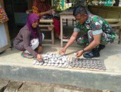 Babinsa Koramil 07/Pauh Kambar Kunjungi Perajin Tembikar
