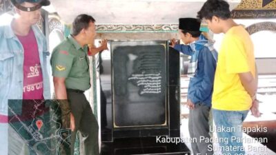 Babinsa Cek Rusaknya Prasasti Silsilah Syekh Burhanuddin