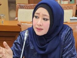 Lisda Hendrajoni Kucurkan Beasiswa Untuk Ribuan Siswa