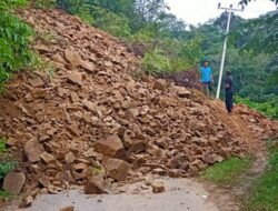 Longsor di Sirukam- Aie Luo 1300 Jiwa Terisolasi
