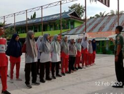 Babinsa Latih Siswa MAN 1 Padang Pariaman Berbaris