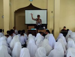Jelang Ujian Nasional, Orangtua pun Ikut Muhasabah