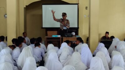 Jelang Ujian Nasional, Orangtua pun Ikut Muhasabah