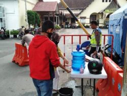 Polres Bukittinggi Tempatkan Bilik Sterilisasi di Gerbang Masuk Mako