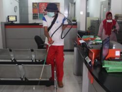 Fasum di Daerah Perbatasan Sumbar Disemprot Disinfektan