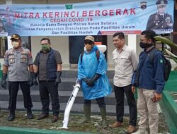 Mitra Kerinci Bantu Semprotkan Disinfektan