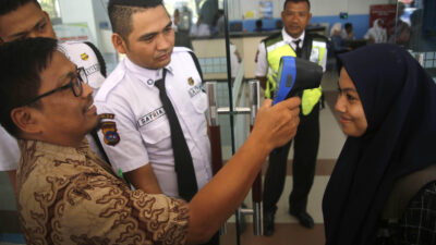 Mulai Hari Ini Suhu Tubuh Pengunjung RSUP M. Djamil Diperiksa