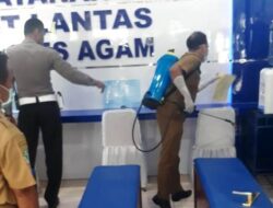 Ruangan Pelayanan Publik Polres Agam Disemprot Disinfektan