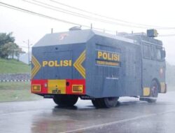 Jalan Lintas Sumatera Disemprot Disinfektan