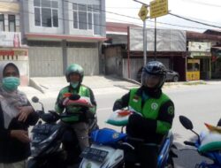 Demi Masyarakat Kecil, BKOW Sumbar Antarkan Sembako Secara Langsung