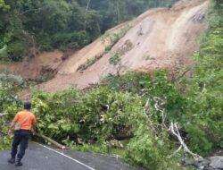 Awas, Jalan Malalak – Sicincin Longsor!